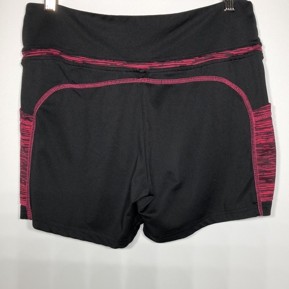 Sugar pocket shorts with side pockets - Picture 2 of 3